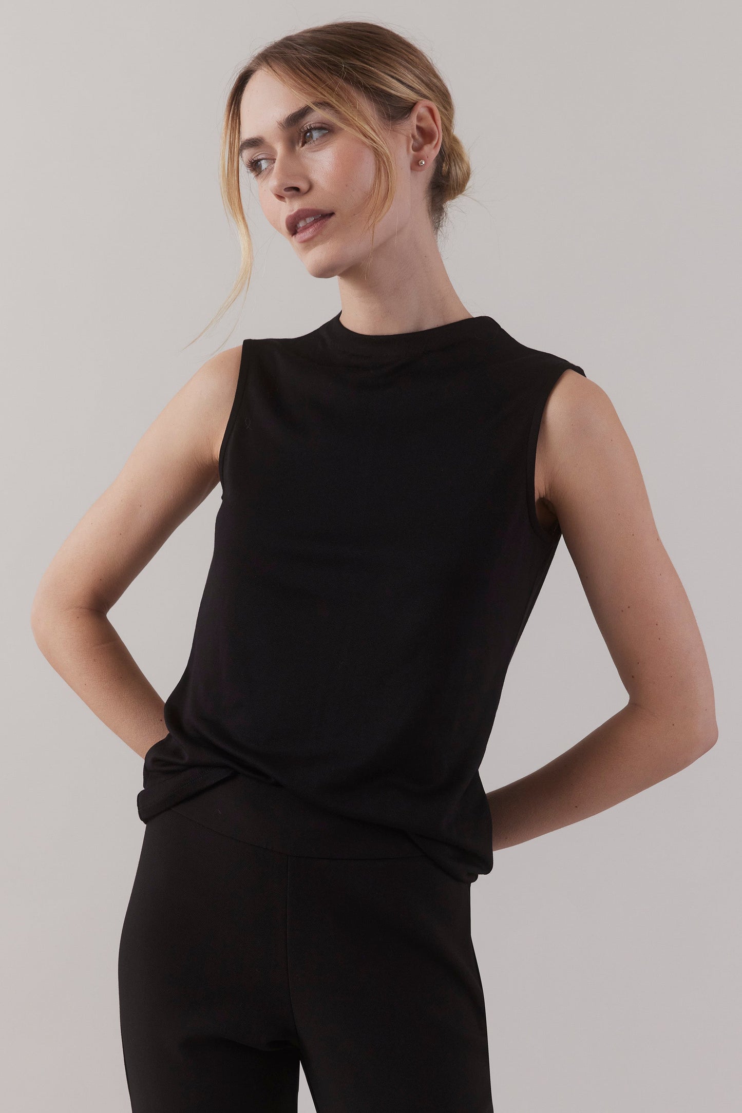 Funnel Neck Tank - Black