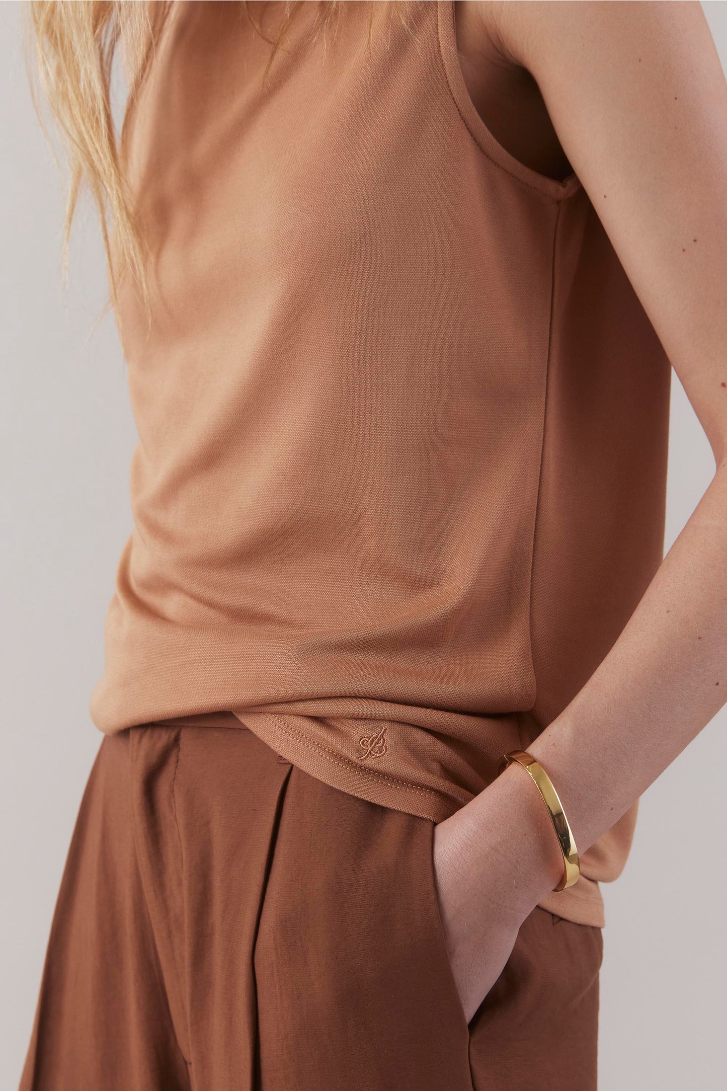 Funnel Neck Tank - Cashmere