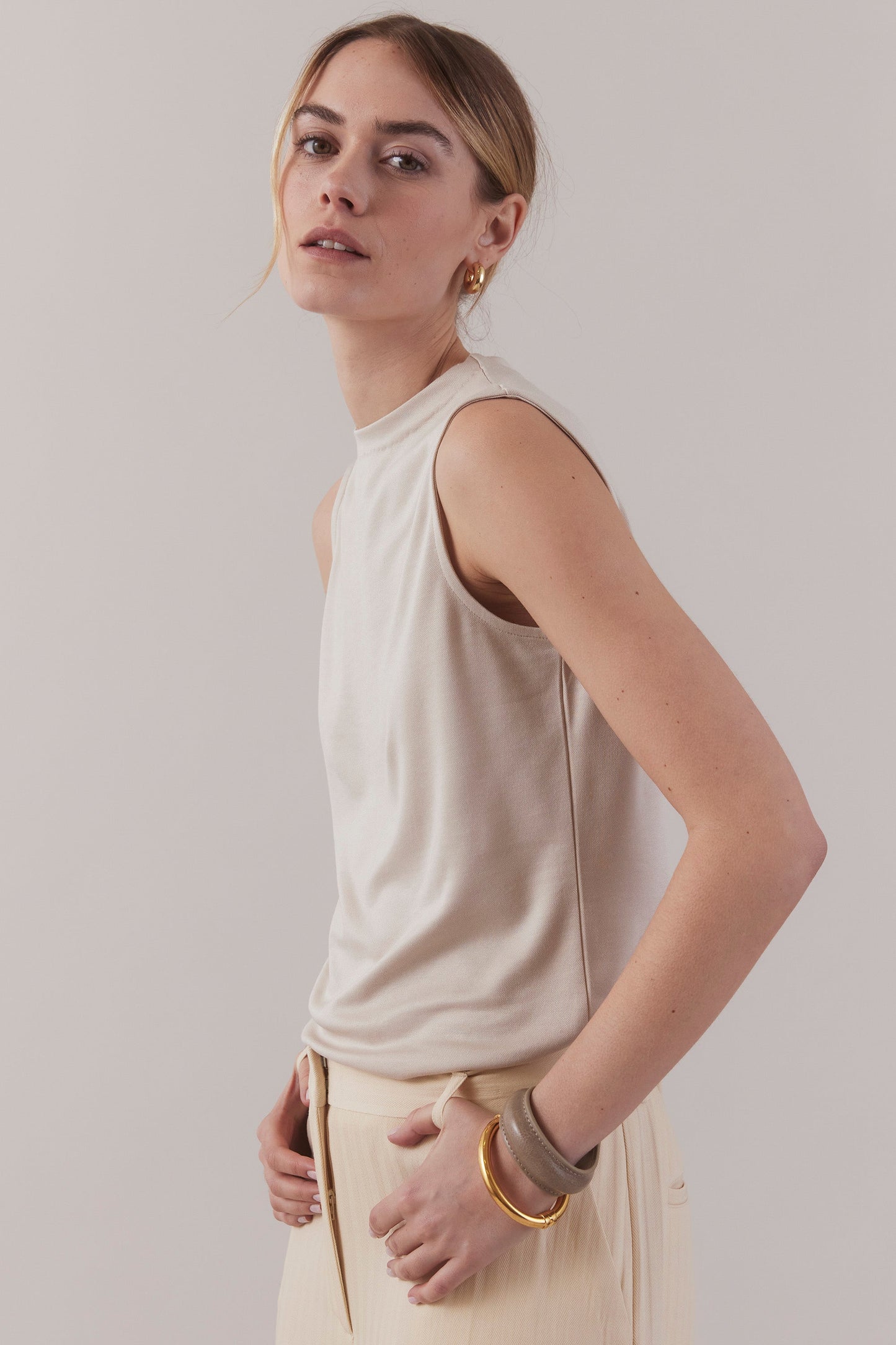 Funnel Neck Tank - Oyster